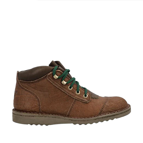 The African Ranger Boot from Jim Green is designed for outdoor enthusiasts who seek comfort, durability, and a close-to-the-ground experience.
Die African Ranger Boot van Jim Green is ontwerp vir buitelugliefhebbers wat gemak, duursaamheid en 'n naby-die-grond ervaring soek.
