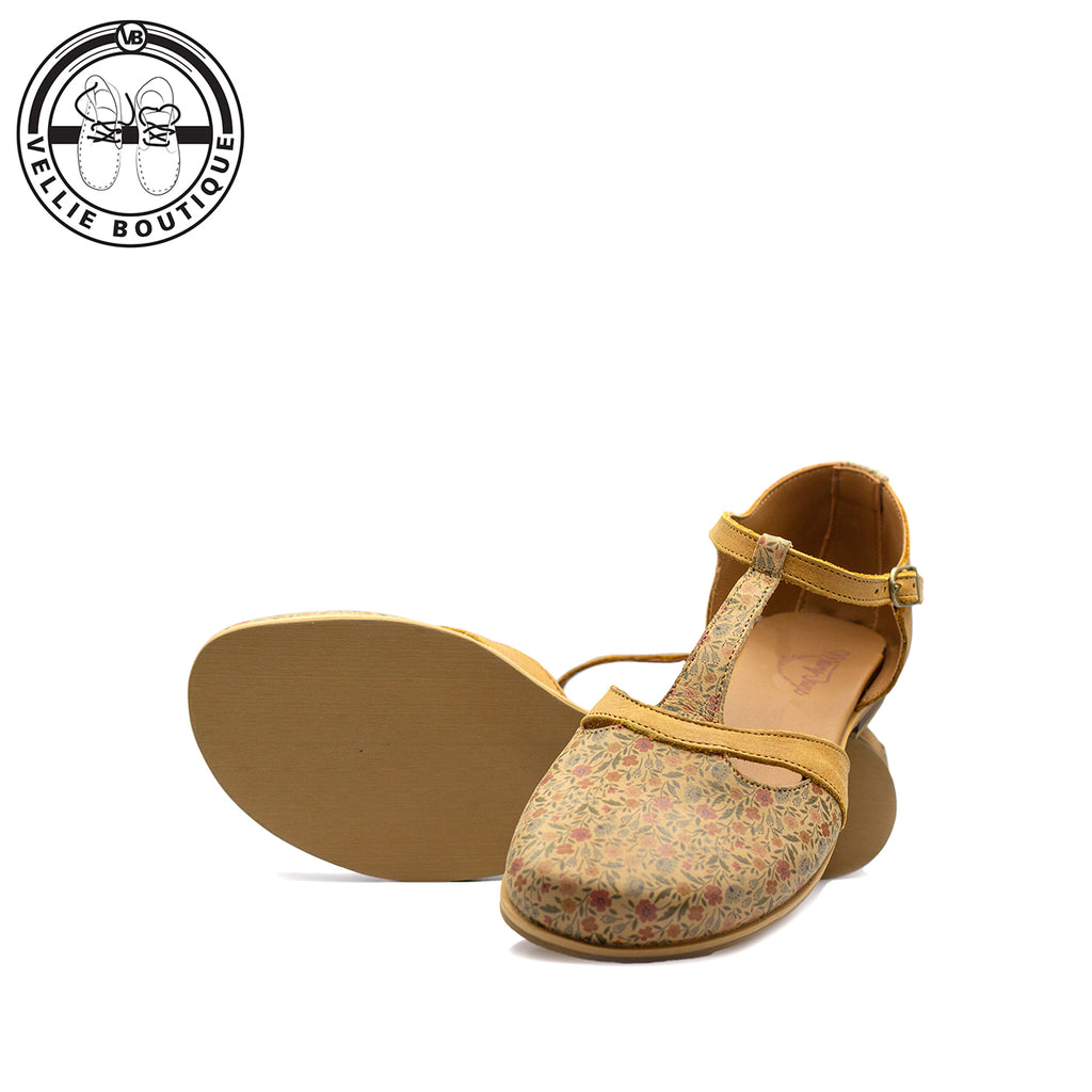 Mary Jane Veldblom - Toffee / Floral