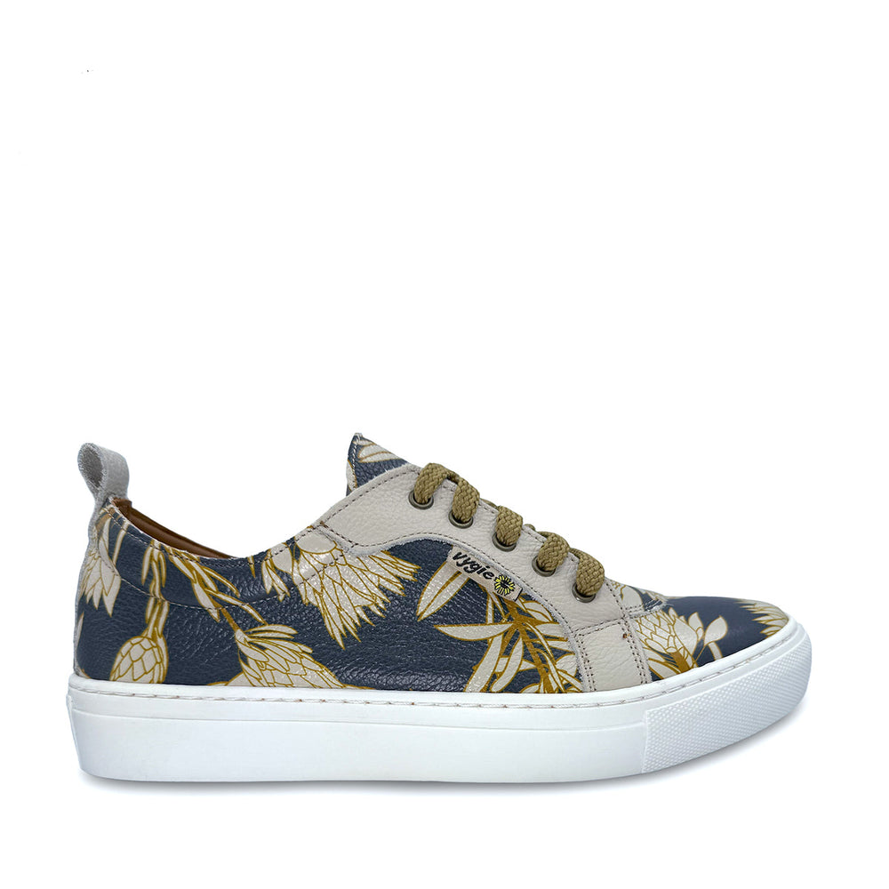 Floral-patterned sneaker in Navy with Protea paternslogo.