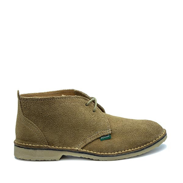 A fawn suede Veldskoen shoe with lace-up closure, double stitch-down midsole, and a durable TR sole.